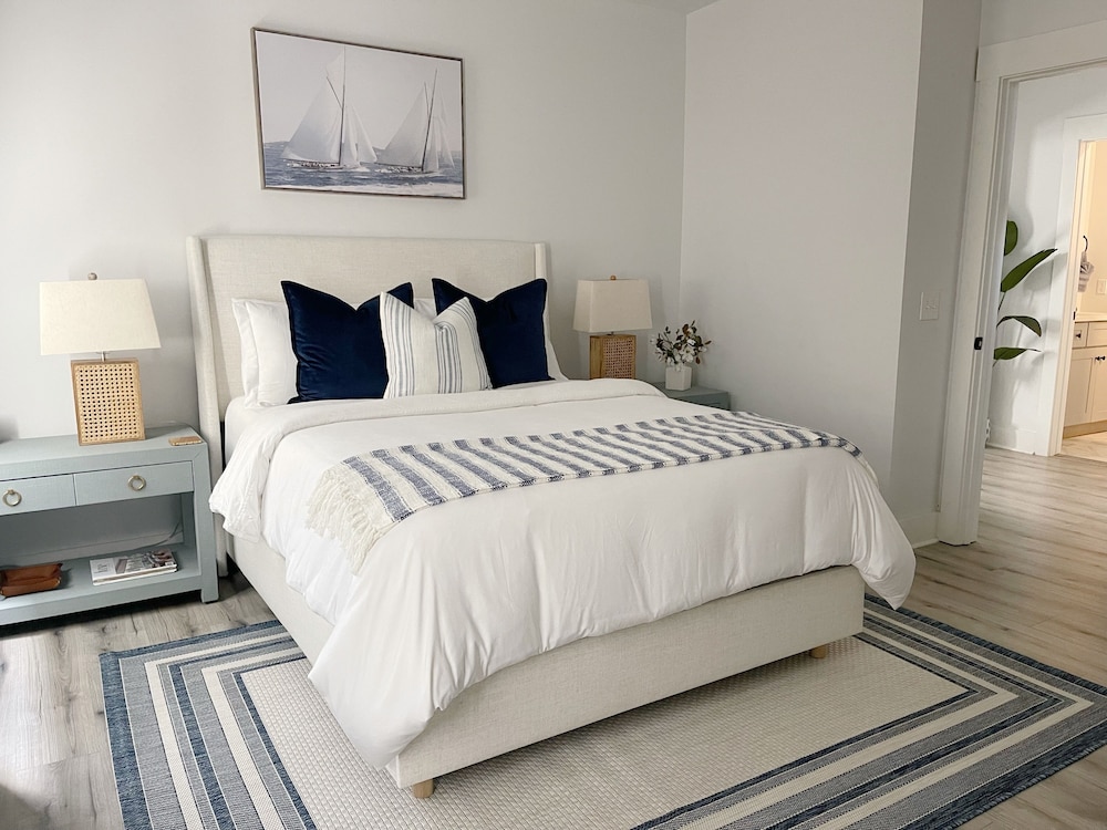 Stylish 1900s Renovated Apartments
