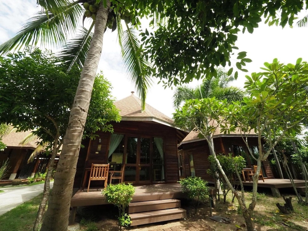 Hotel Keeree Waree Seaside Villa - Image 1