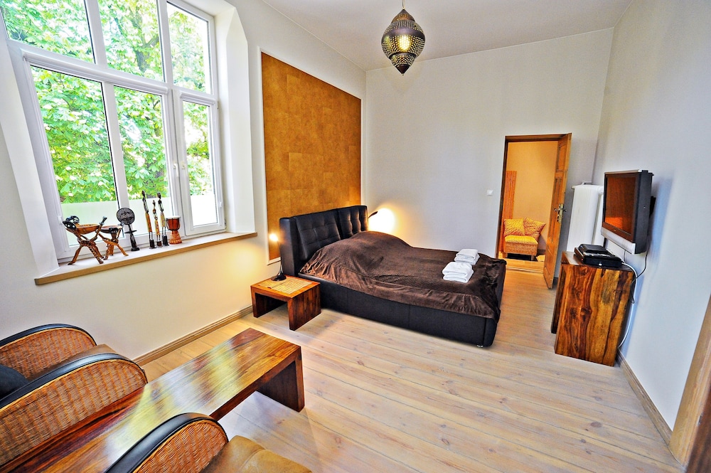 Grand Apartments