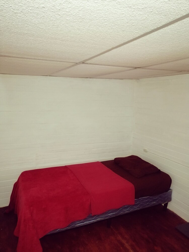 Hostal 4 Grados - Hostel