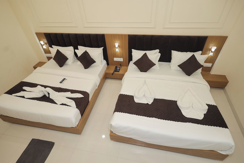 Hotel Neha Palace
