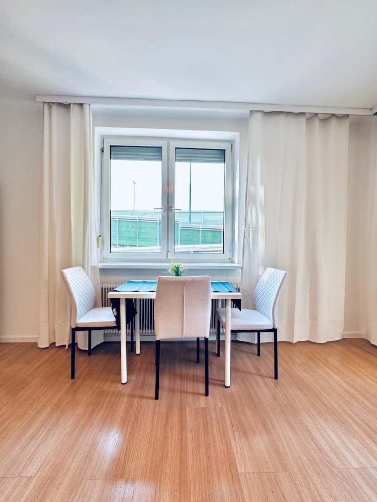 Cozy Garden Villa near Danube For 16P