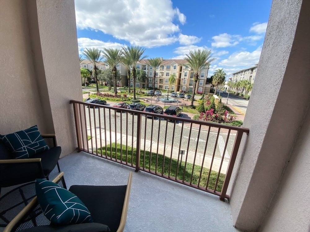 Fountain View. New! 3 Bedroom Condo by RedAwning