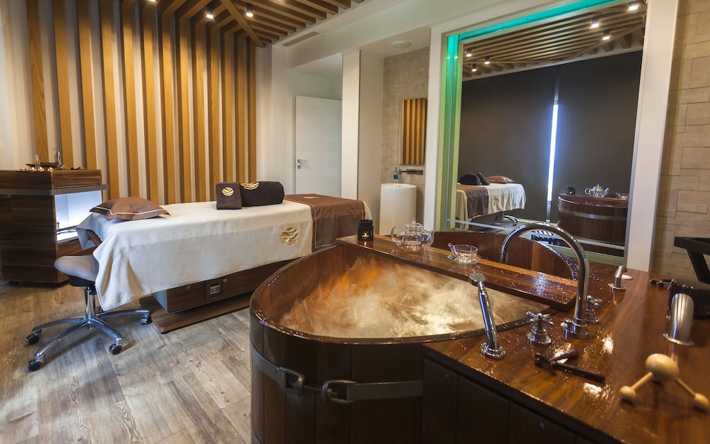 Tabarka Vacations - La Cigale Tabarka Hotel Spa  Golf - Property Image 1