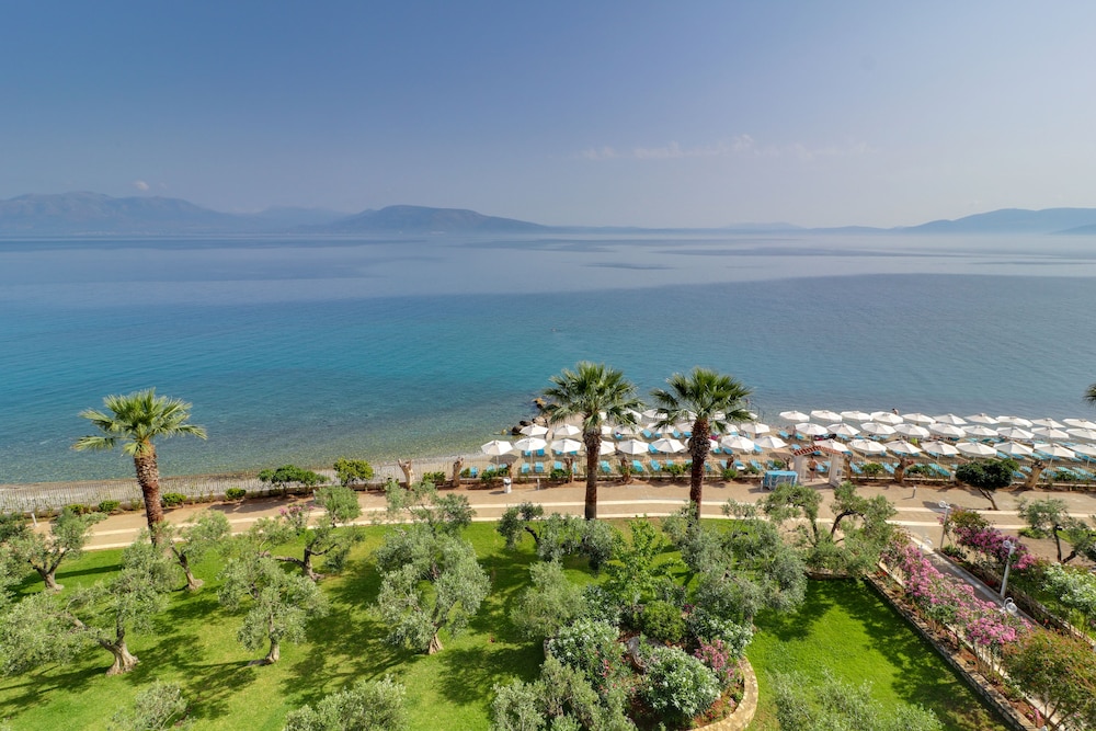 Calamos Beach Family Club Hotel
