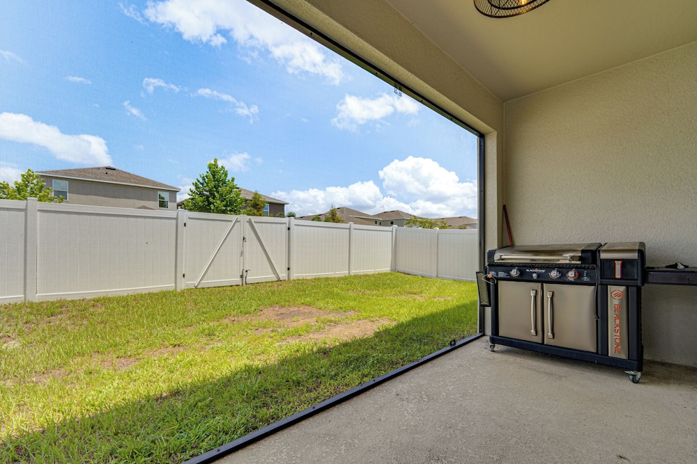 Easy Disney Day Trips: Family Home w/ Pool Access