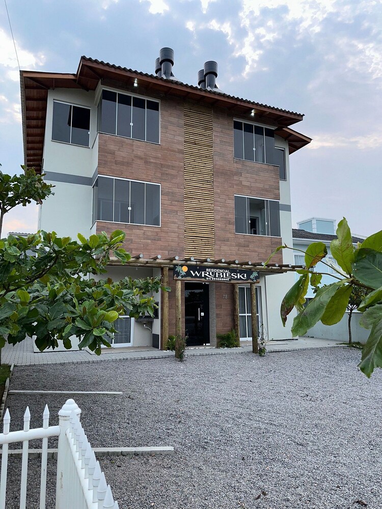 Apartamentos Pinheira