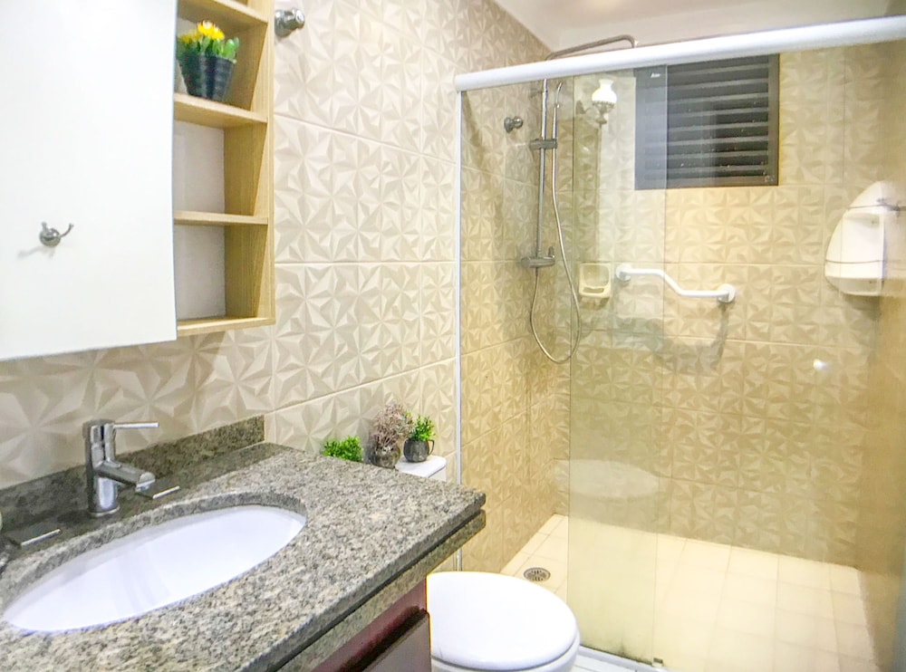 Apartamento a 70m da Praia de Pitangueiras SP