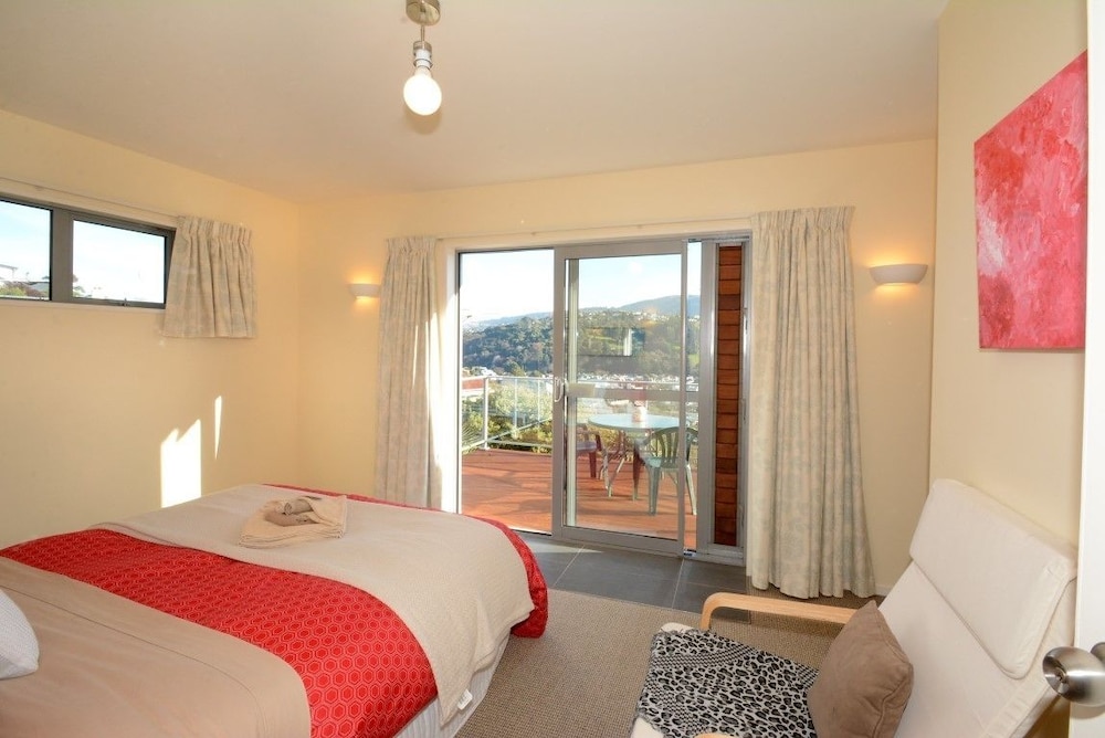 Baldwin Street BNB