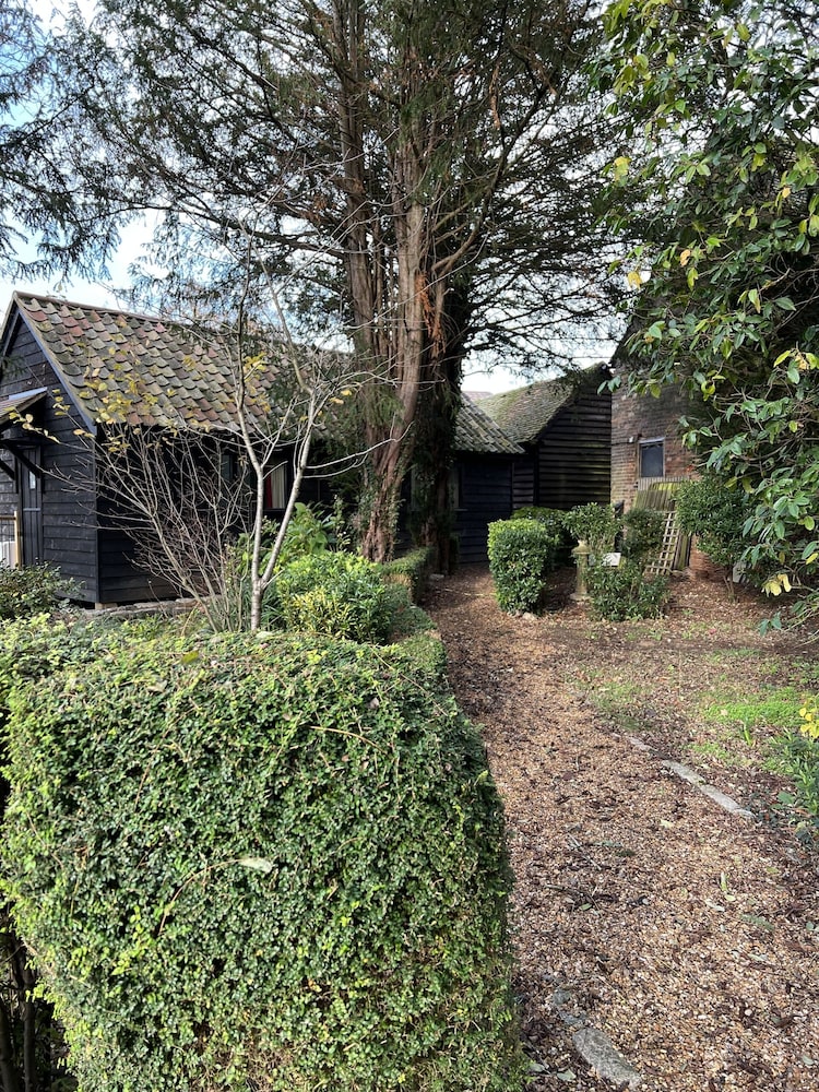 Harlington Manor