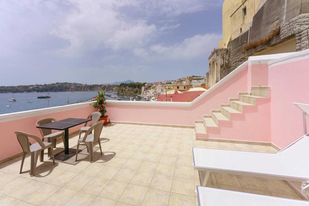Corricella Moonlight House view 4