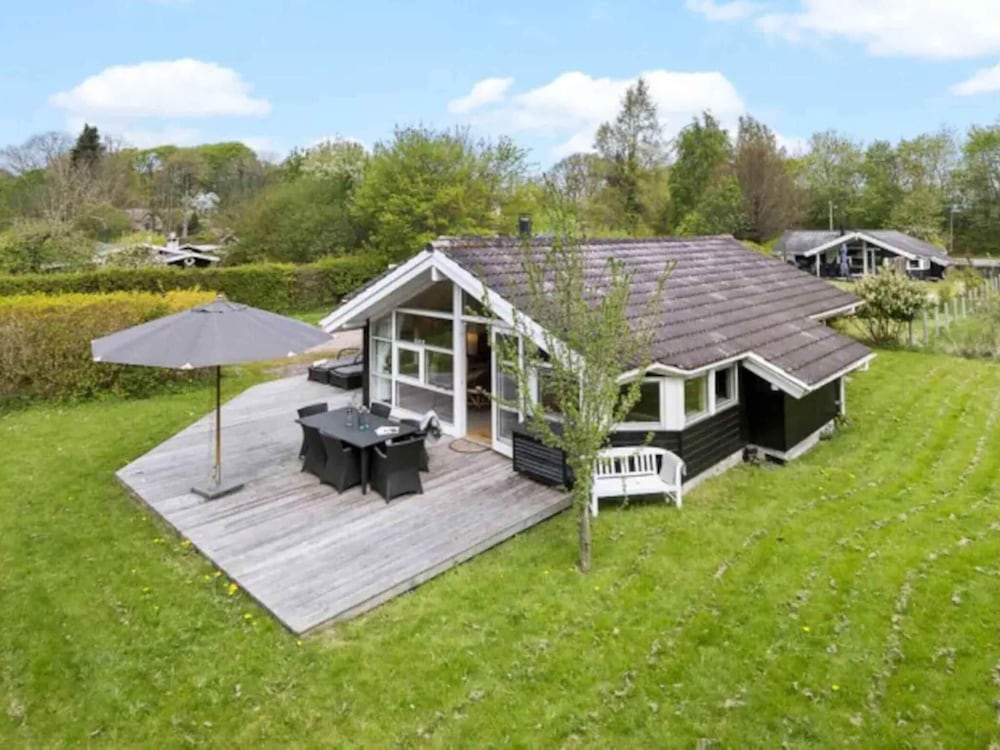 5 Star Holiday Home in Dronningmolle