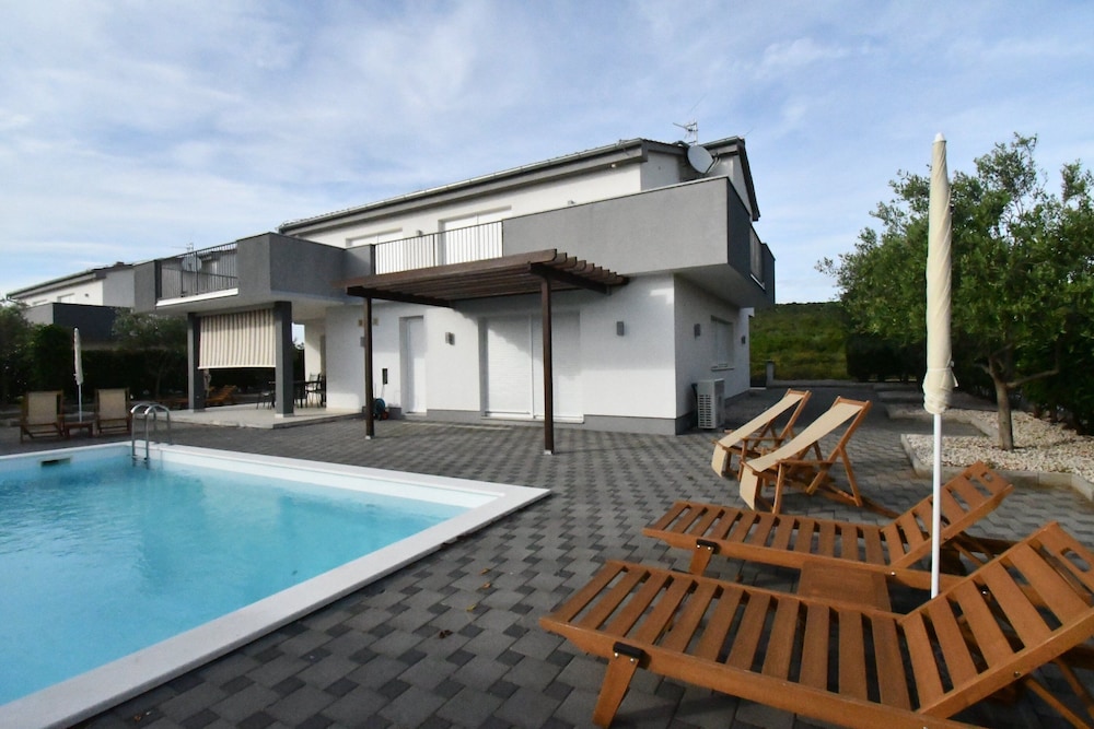 Luxury Escape With Swimming Pool & Modern Design