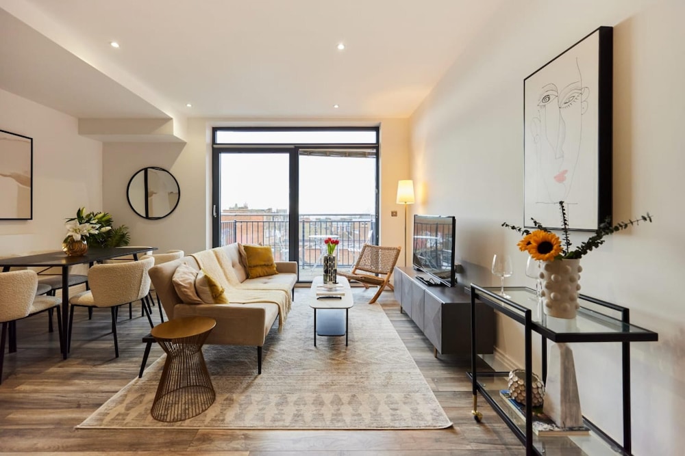 The Harlesden Escape - Spacious 3bdr Flat With Balcony