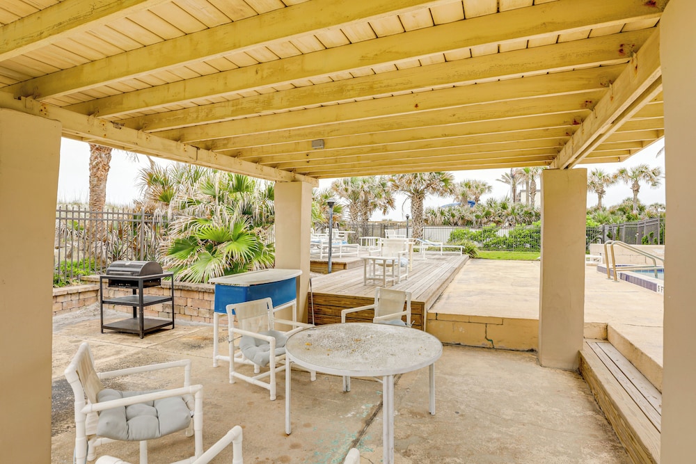 Steps to Pool + Ocean: Jacksonville Beach Gem!