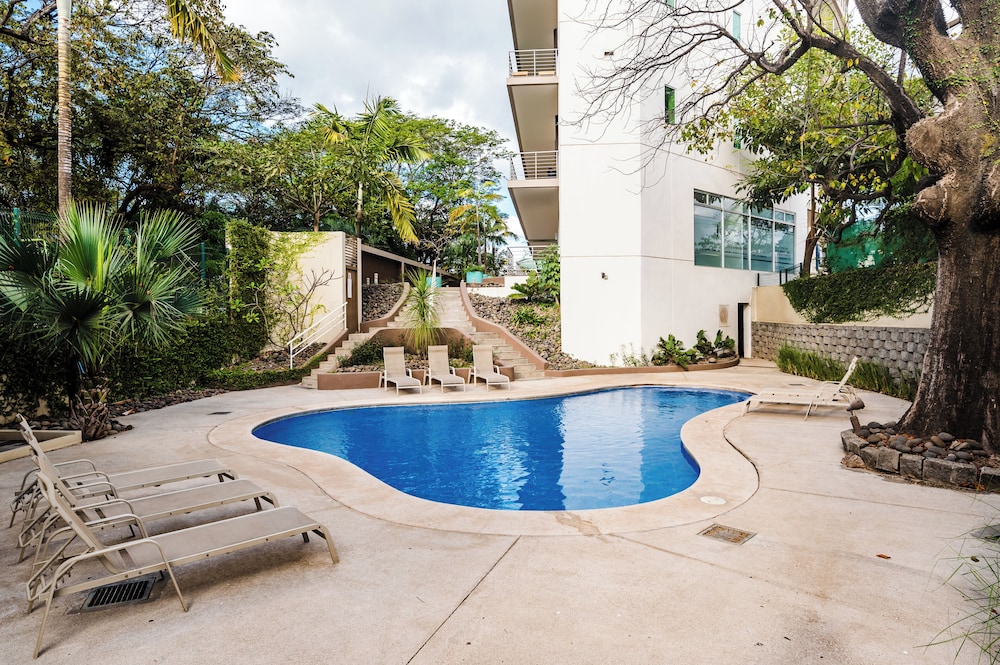 mVillas - Luxury 2Bed 2Bath Condo w Pool - Property Image 4