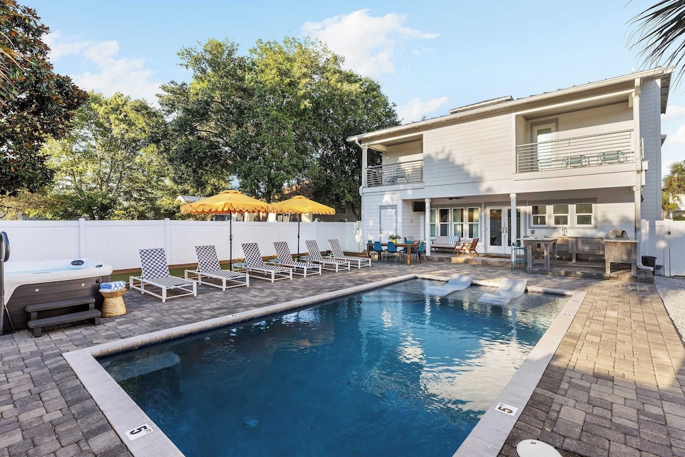 Villa Near Beach w/ Pool & Outdoor Dining Bohemian Beach Retreat by Avantstay