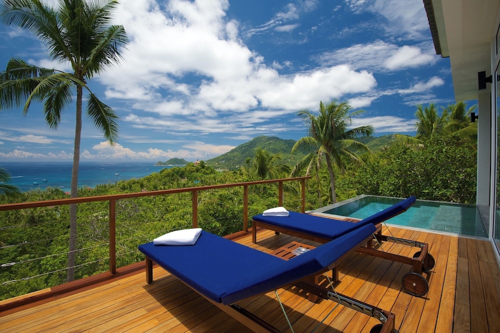 Overthemoon Luxury Pool Villas