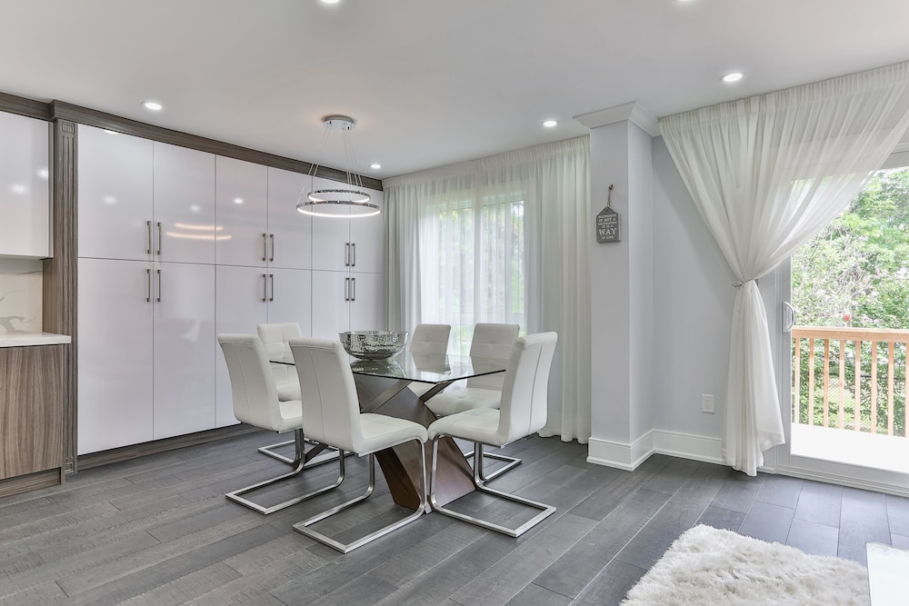 QuickStay - Classy 5brm House in Vaughan