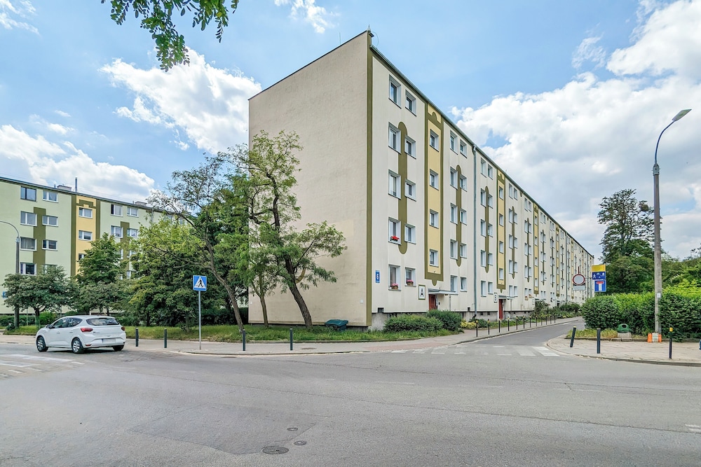 Gdańsk Beachside Apartment by Renters
