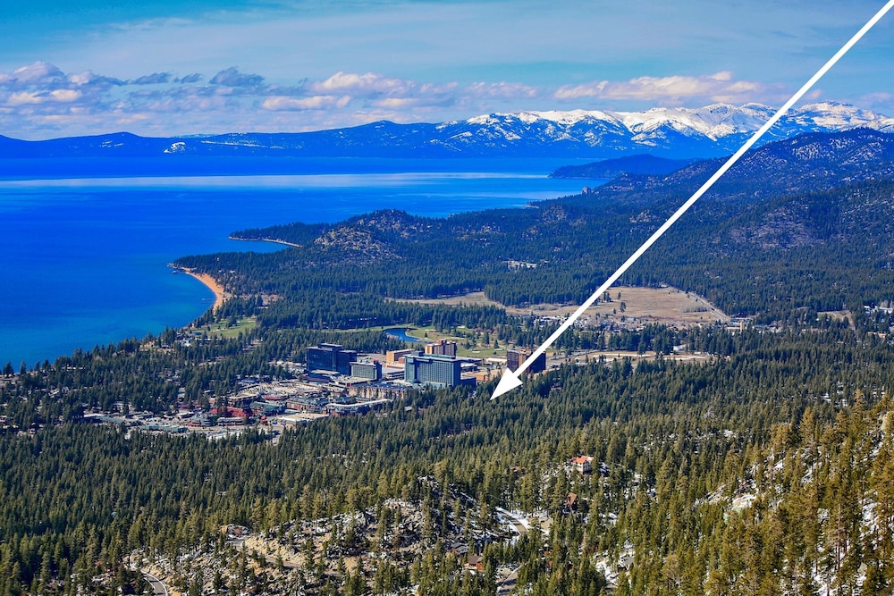 Lake Tahoe Vacations - Gondola Vista 18 - 4 Br Townhouse - Property Image 3