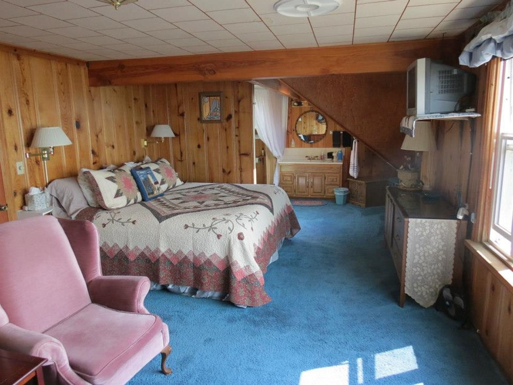 Breyhouse B&B Inn view 4