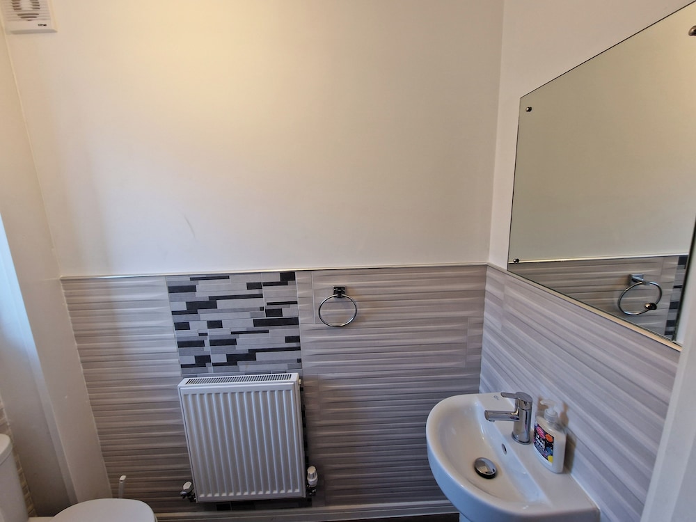 Sunset View-luxury 2-bed House Near Birmingham