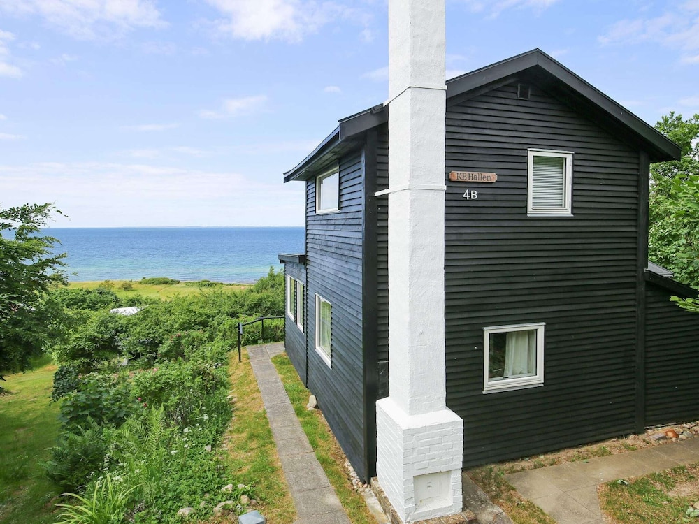 Lovely Holiday Home in AsnÃ¦s near Sea view 3