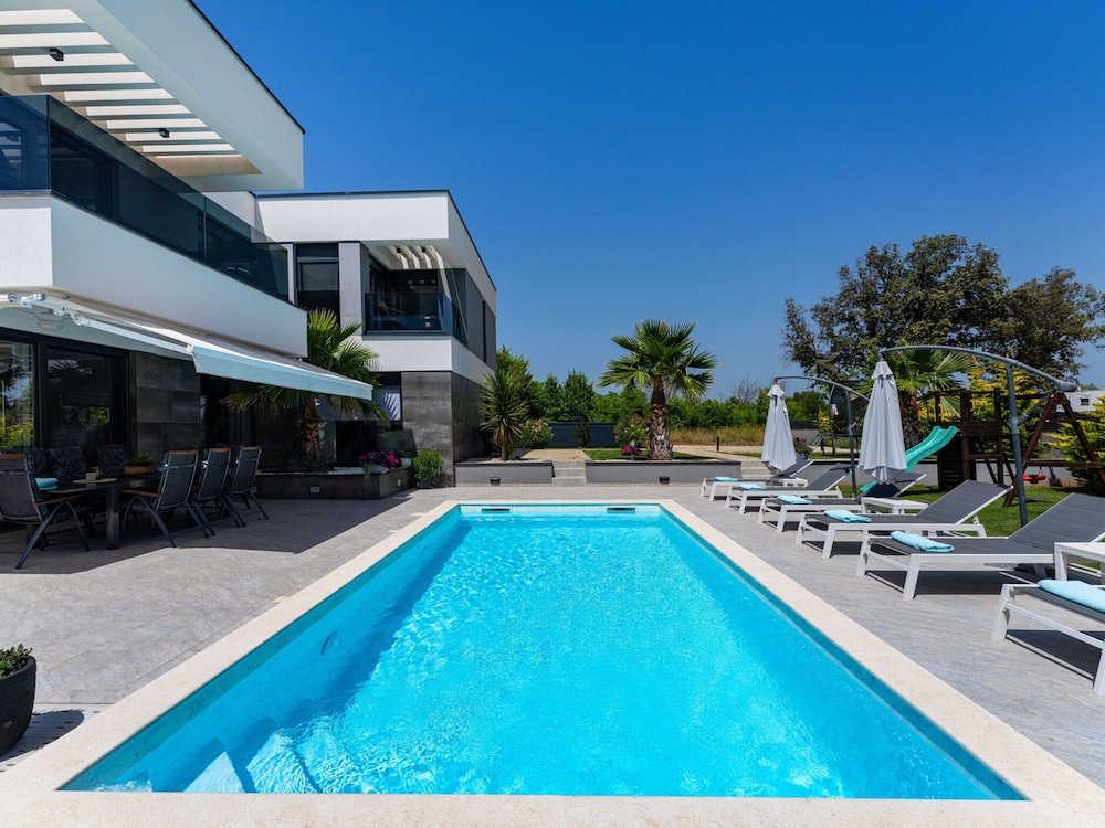 Villa Nina in Croatia Near the Adriatic Coast