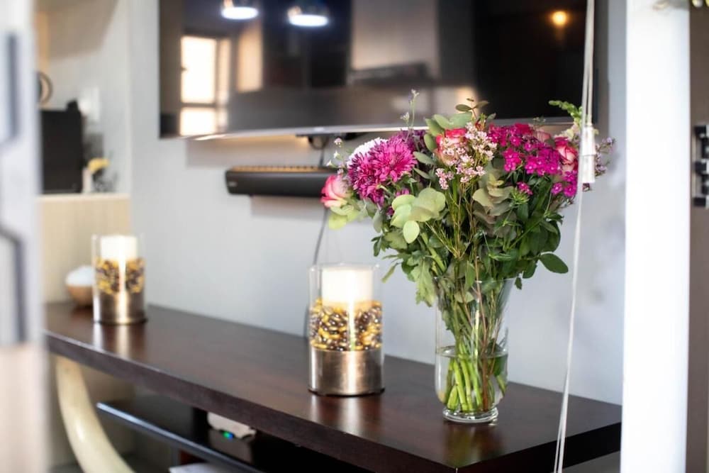 Luxurious Self-catering Apartment in Benoni With Private Entrance