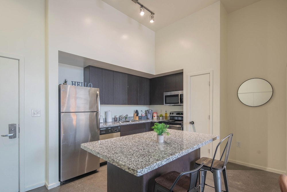 ROVE LIVING/KL - Roosevelt Point