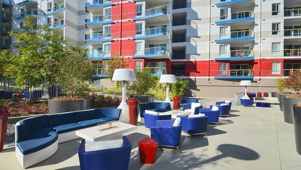 Global Luxury Suites at Marina Del Rey