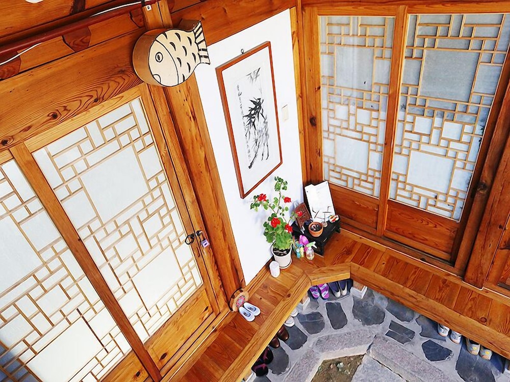 Inwoo House
