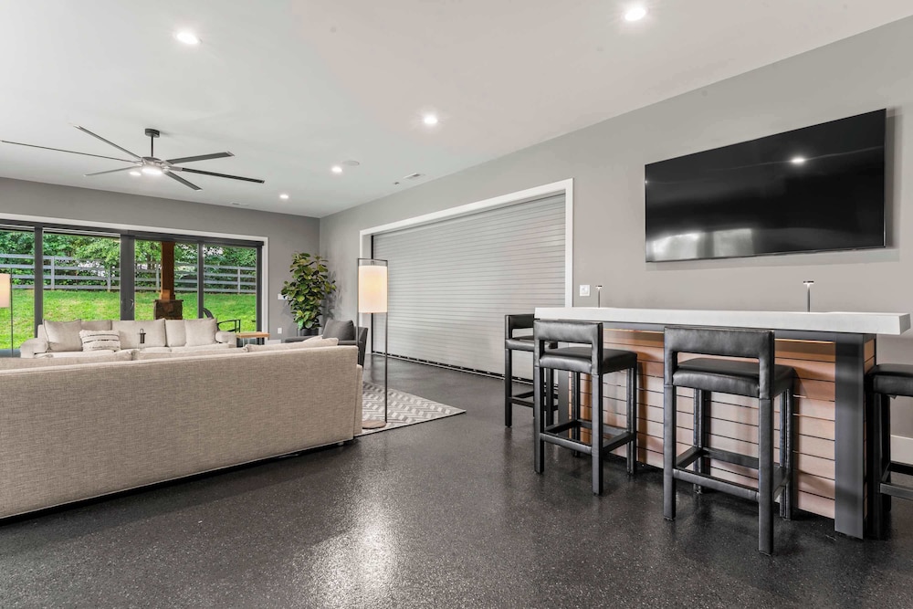 The Luxe Barn Home for 4