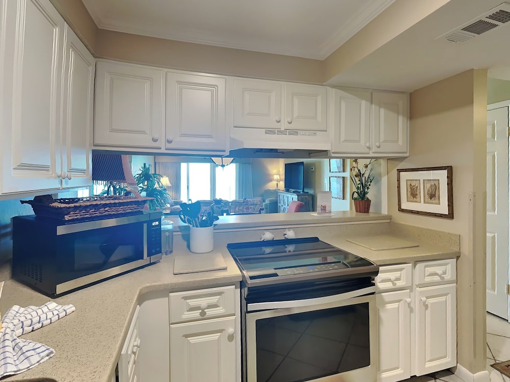 Emerald Isle #400 by Southern Vacation Rentals