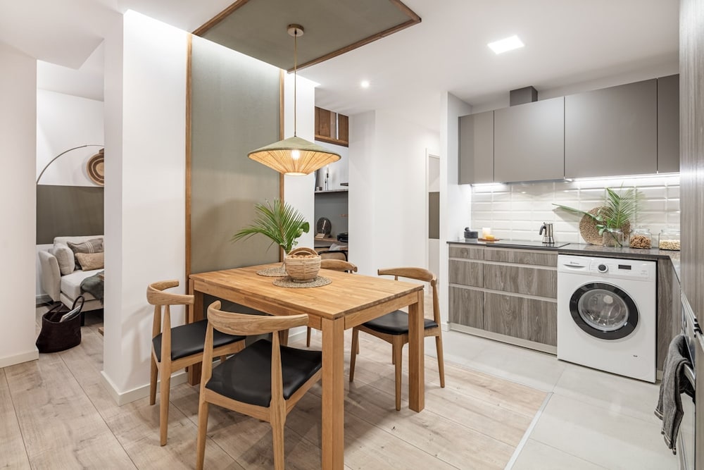 Hema - 2 Bedrooms in Trafalgar