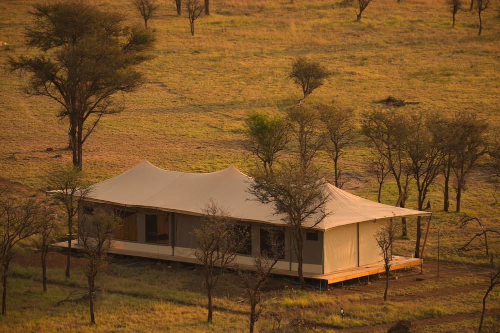 Wildlux Serengeti Camp