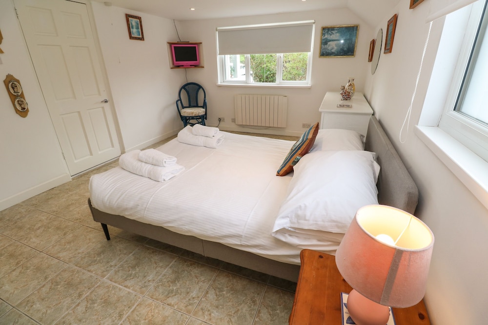 Alice Cottage
