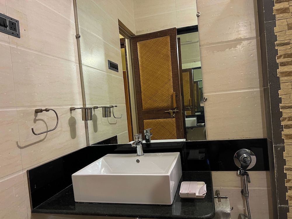 Yash Resort