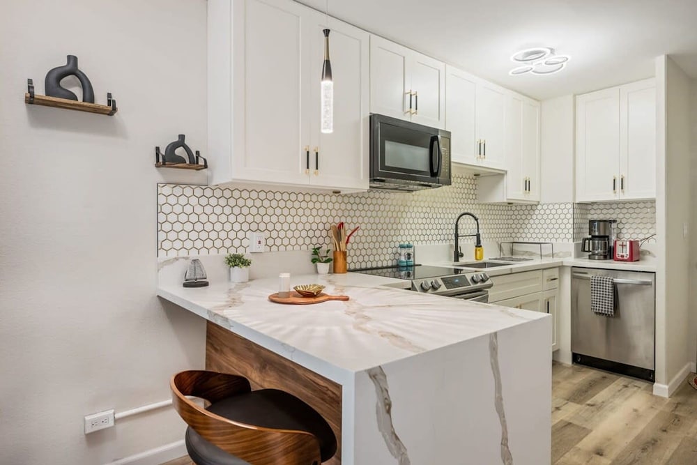 Two-bedroom Apartment With a Sunny Patio
