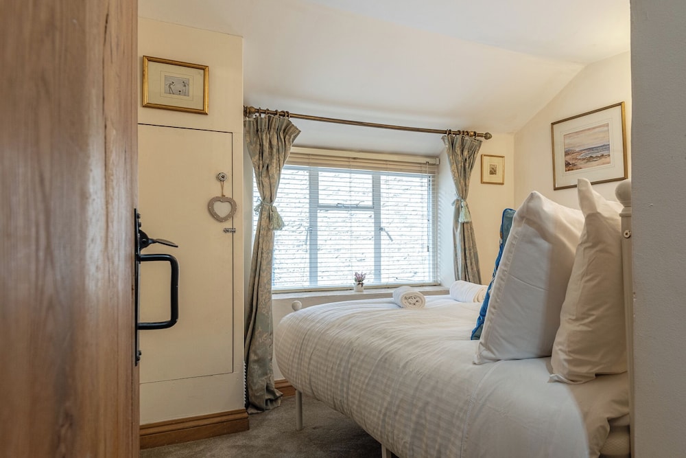 Eilmers Cottage Lovely 4BD in Malmesbury