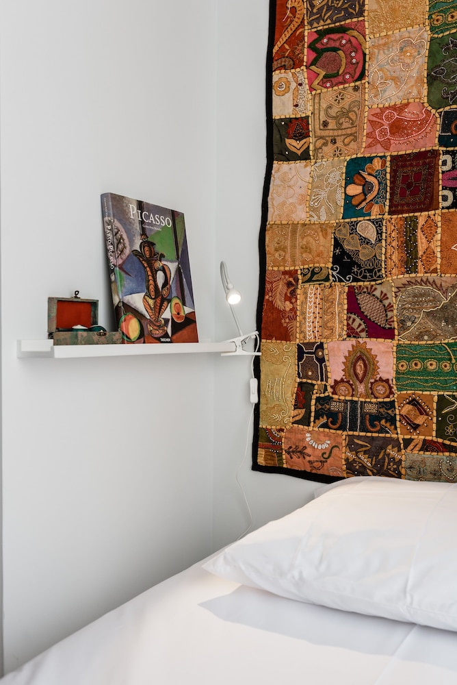 Penha1 · Lisbon's Charming and Bright Apartment view 3