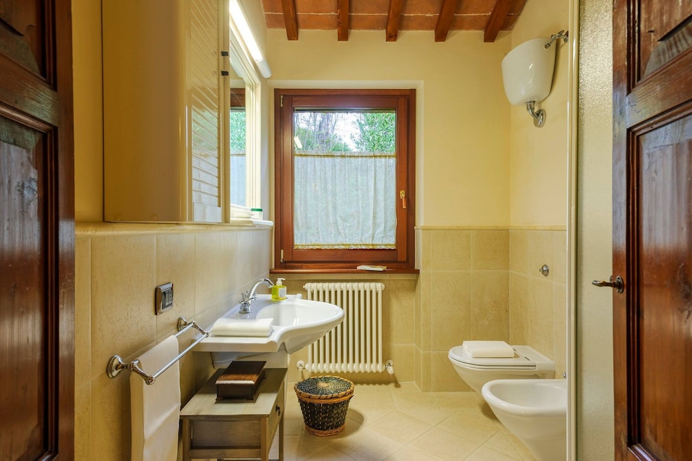Villa Emilianna 12 2 by Marche Holiday Villas
