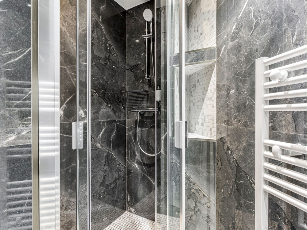 Merveil Luxury Suites - Reaumur I-II