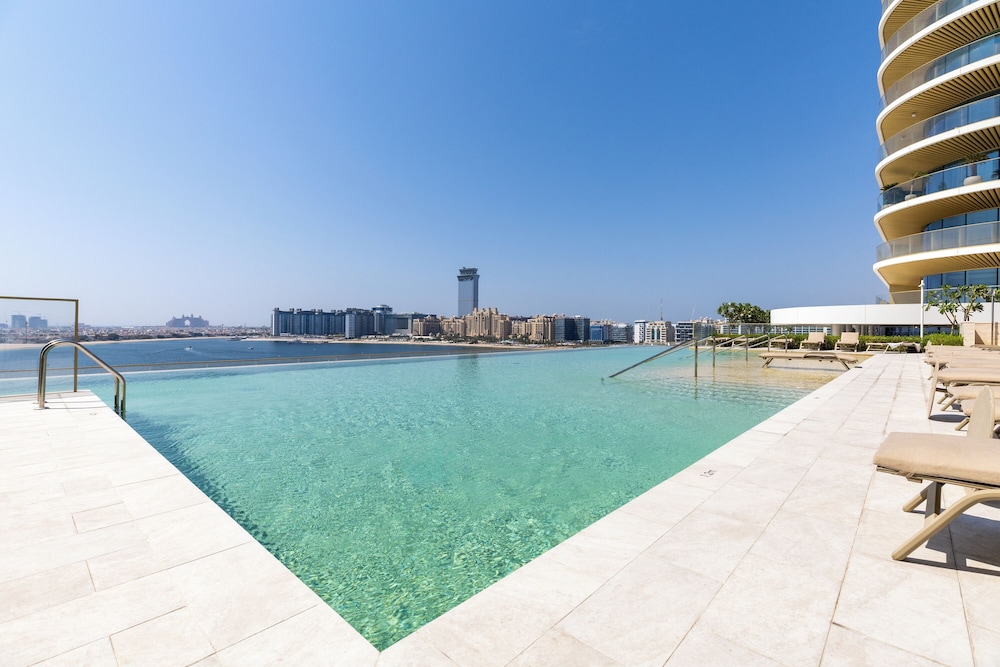 Maison Privee - Coastal Living w/ Uninterrupted Sea and Palm Views