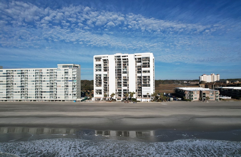 Brigadune 12f 3 Bedroom Condo