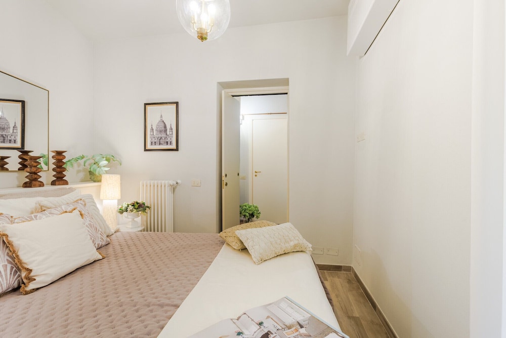 The Hidden Alley Apartment