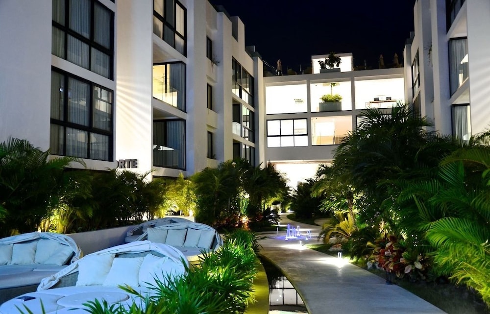 Anah Suites Dowtown Luxury Condo
