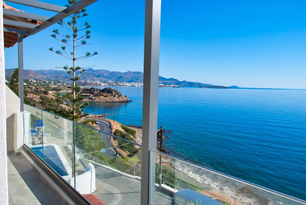 Ostria Apartments