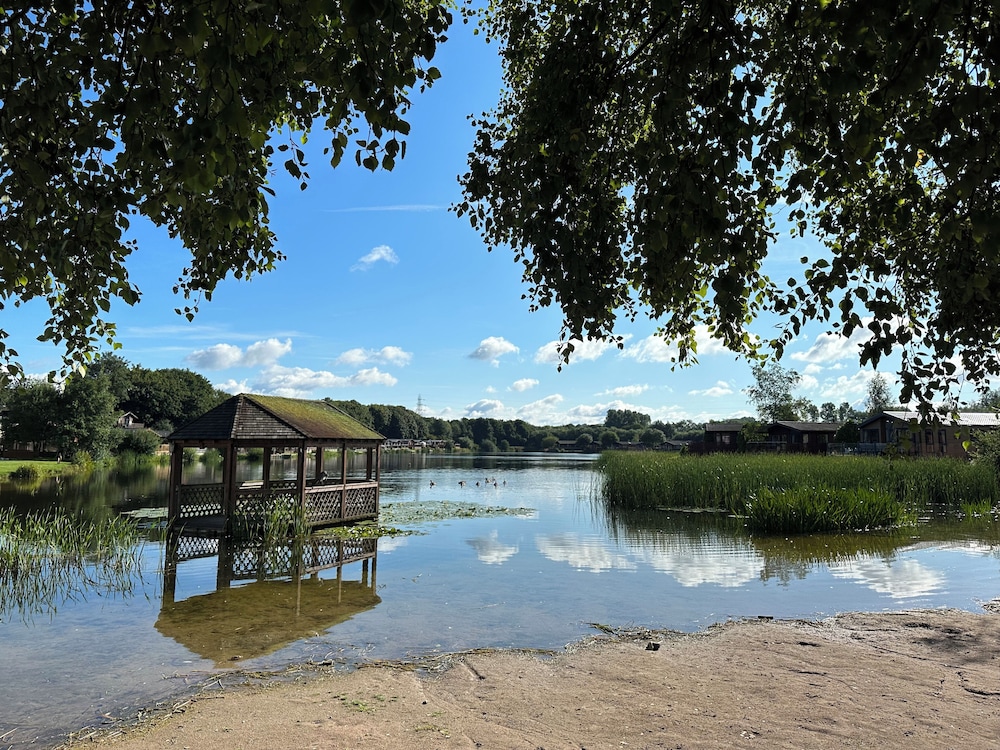 Lakeside 18